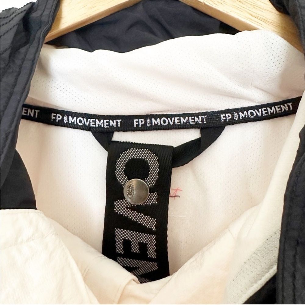 FREE PEOPLE MOVEMENT Peace Out Backpack Parachute Parka - Picture 8 of 12